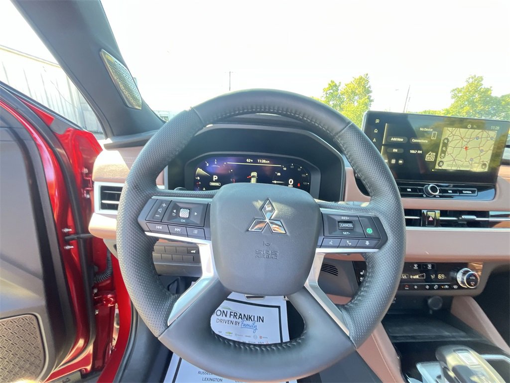 New 2025 Mitsubishi Outlander SEL image 14