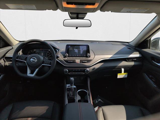 New 2025 Nissan Altima 2.5 SR image 18