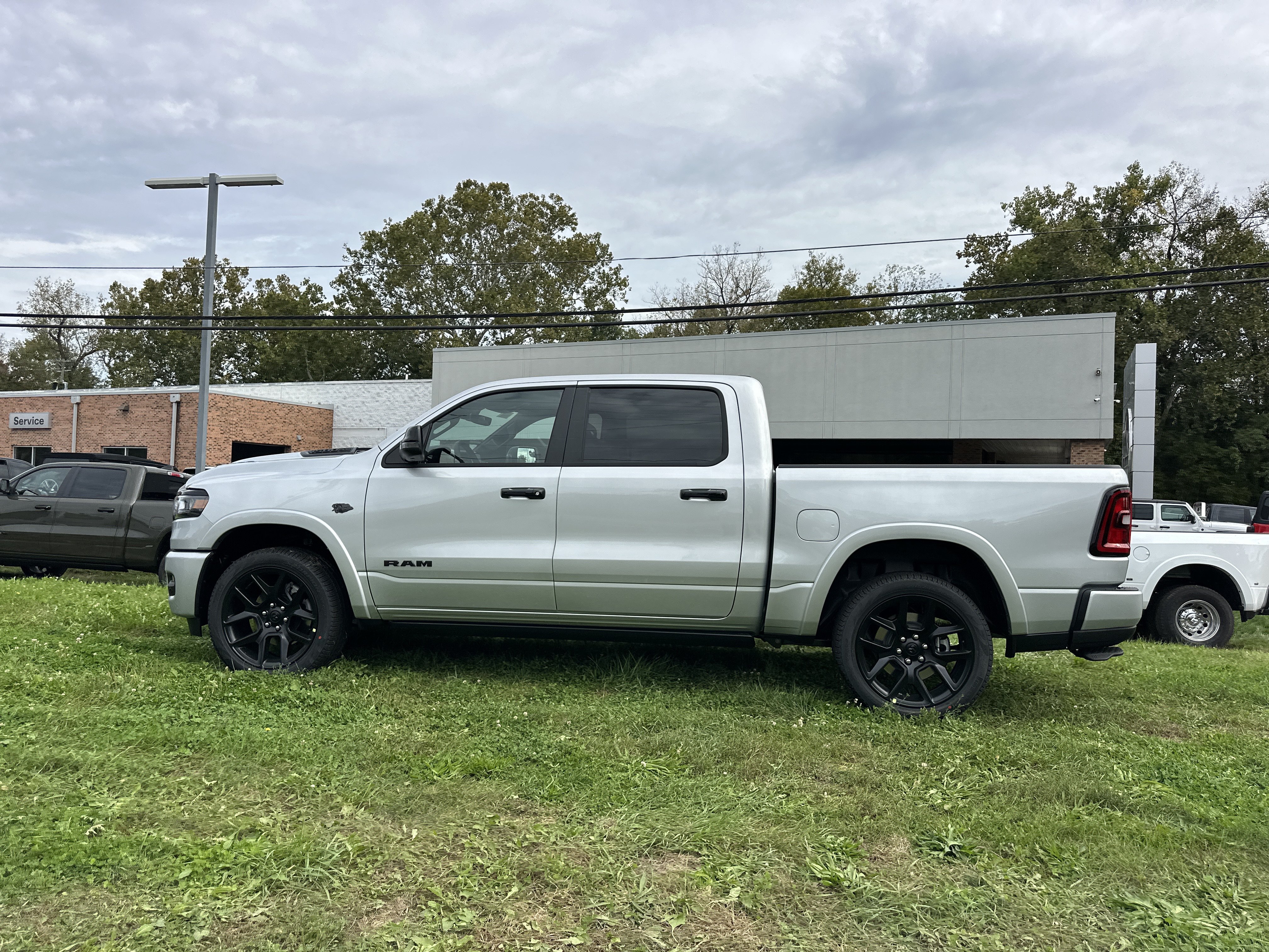 New 2027 RAM 1500 Laramie AWD/4WD image 28