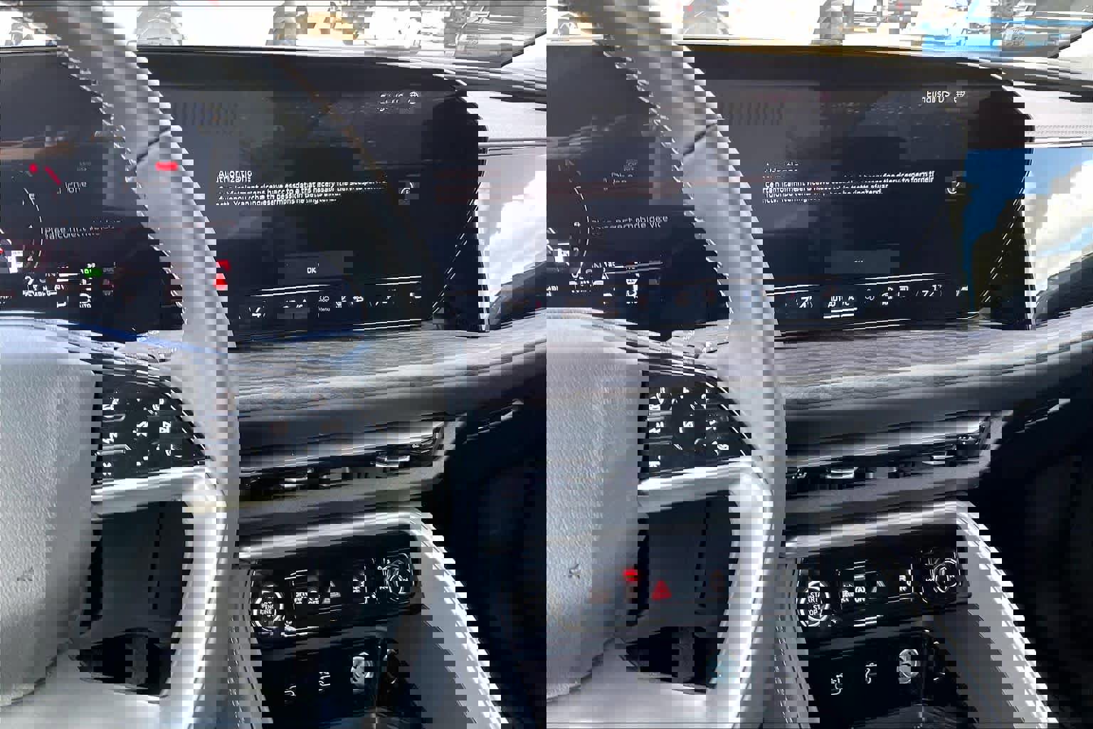 Used 2025 Audi Q5 Premium w/ Convenience Package image 7