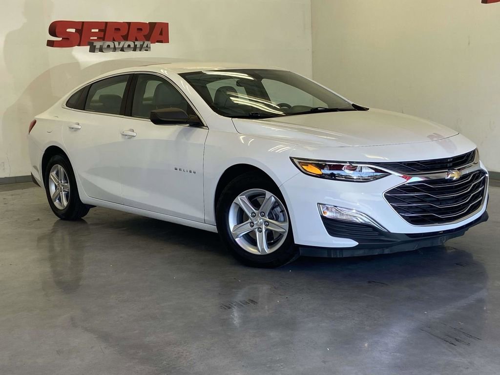 Used 2022 Chevrolet Malibu LS image 1
