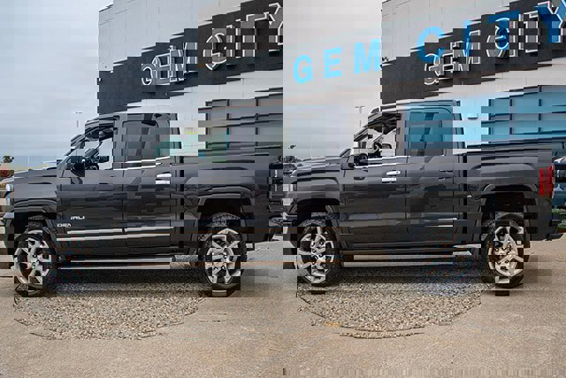 Used 2016 GMC Sierra 1500 Denali w/ Enhanced Driver Alert Package image 2