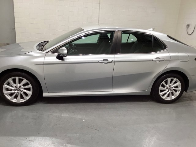 Used 2024 Toyota Camry LE FWD image 4