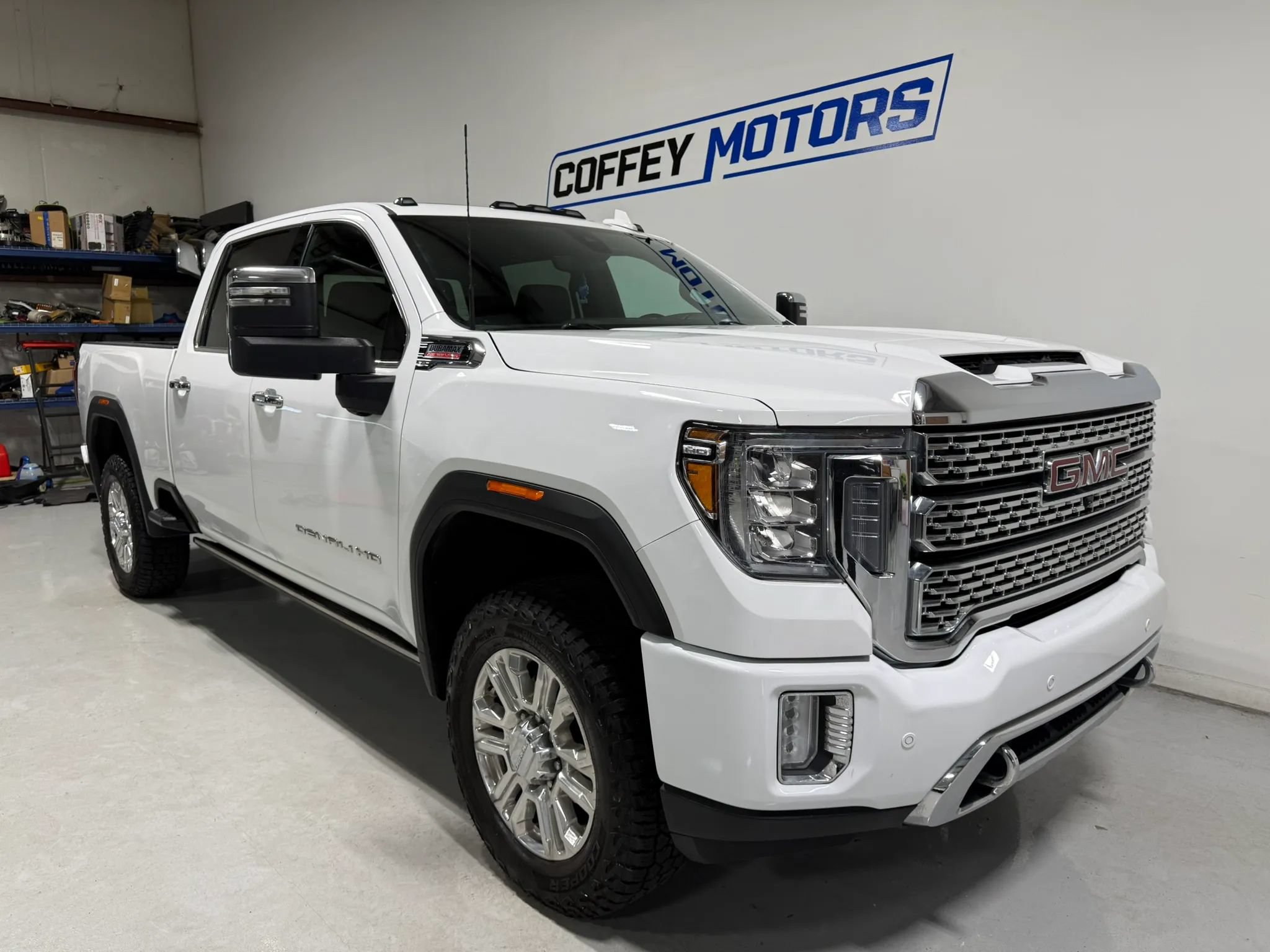 Used 2022 GMC Sierra 2500 Denali w/ Denali Ultimate Package AWD/4WD image 8