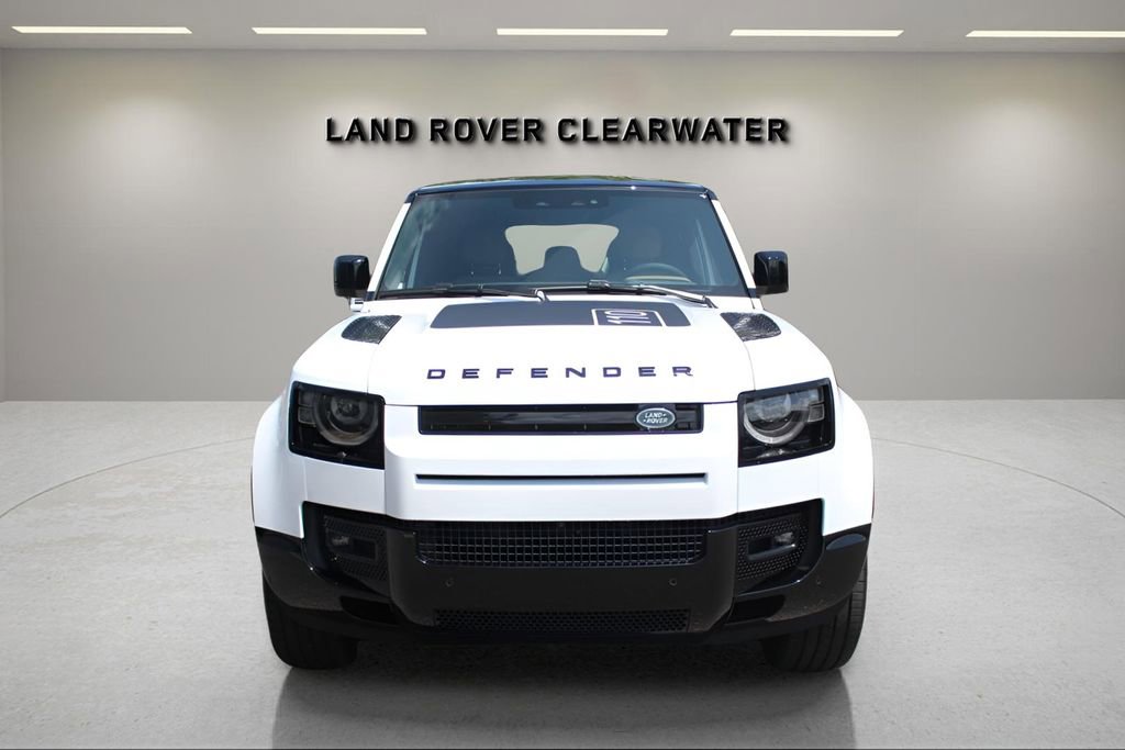 Used 2025 Land Rover Defender 110 V8 image 7