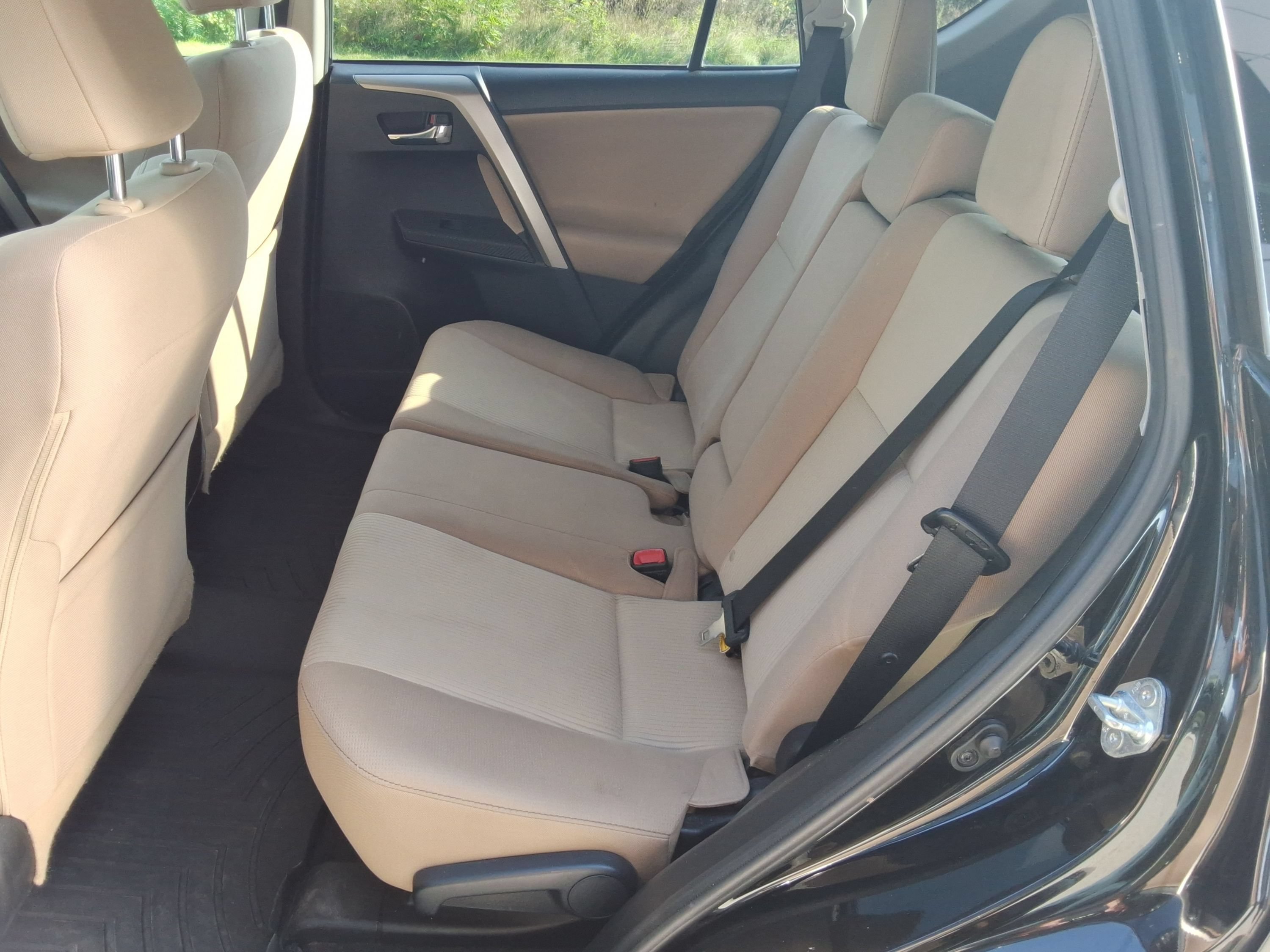 Used 2015 Toyota RAV4 XLE AWD/4WD image 32