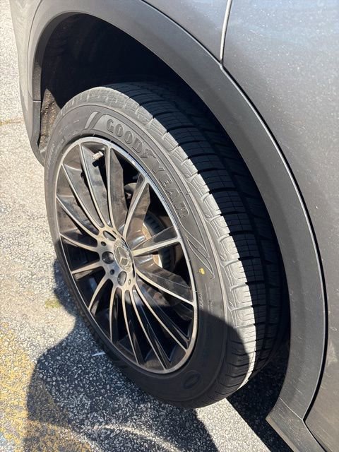 Used 2022 Mercedes-Benz GLC 300 image 8