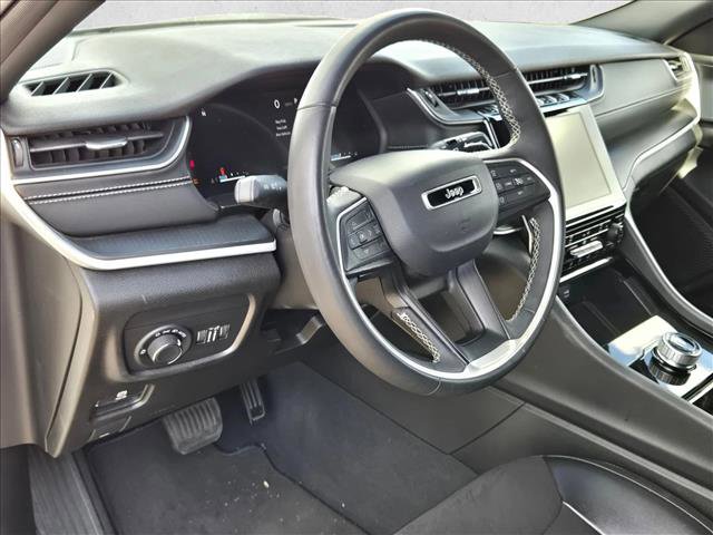 Used 2023 Jeep Grand Cherokee L Laredo image 10