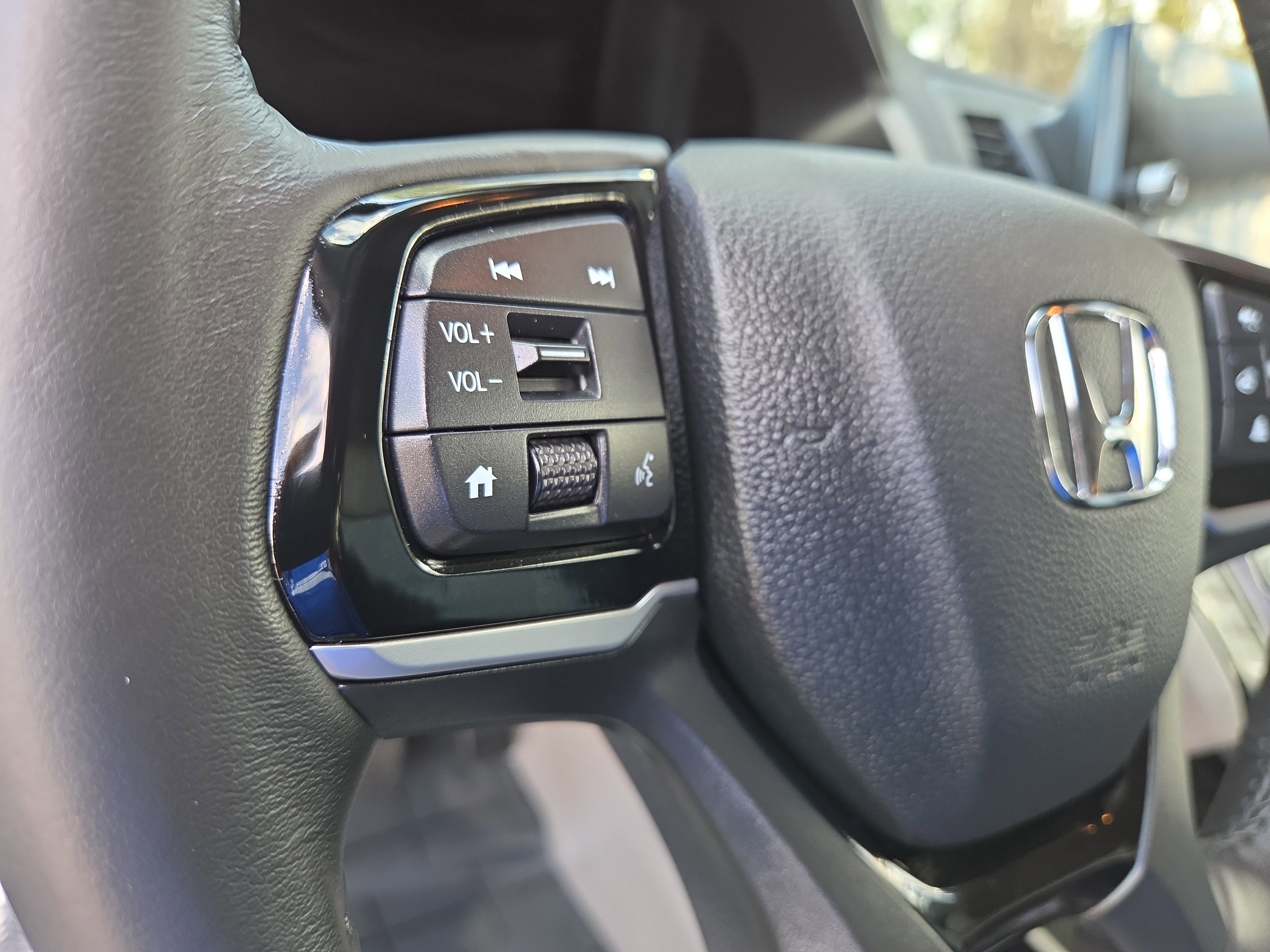 Used 2025 Honda Odyssey Elite image 13