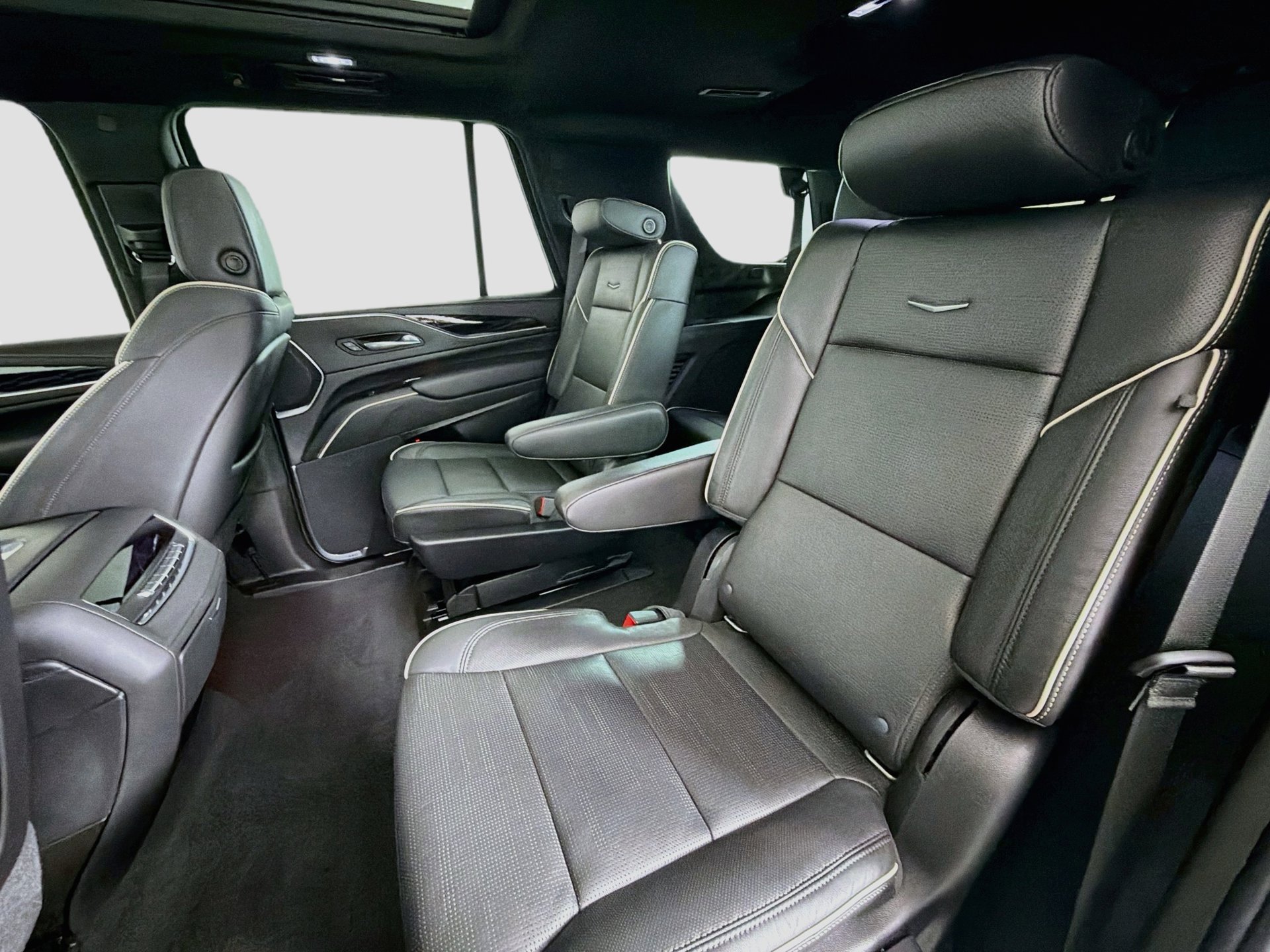 Used 2021 Cadillac Escalade Sport RWD image 22