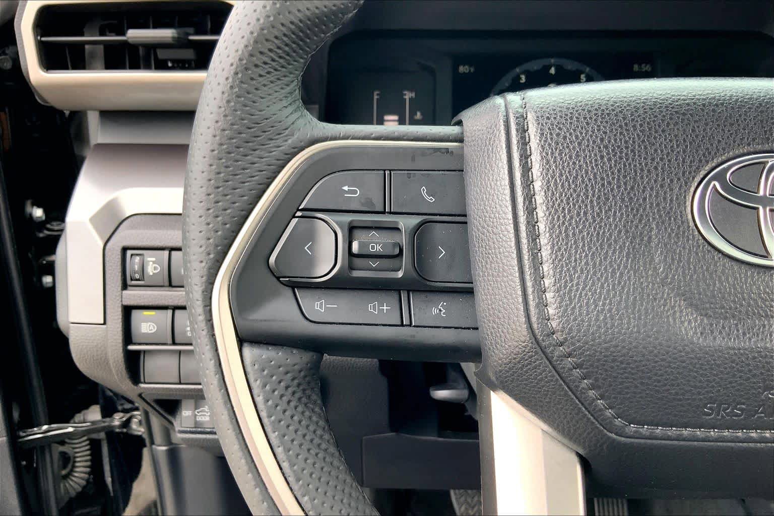 Certified 2025 Toyota Tacoma SR5 AWD/4WD image 23