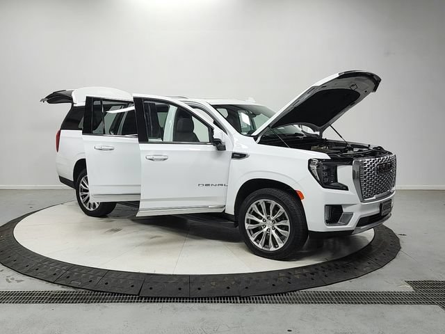 Used 2021 GMC Yukon XL Denali w/ Advanced Technology Package AWD/4WD image 10