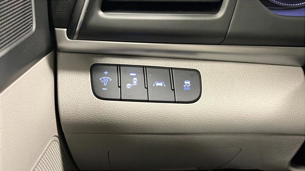Used 2020 Hyundai Elantra SEL FWD image 28