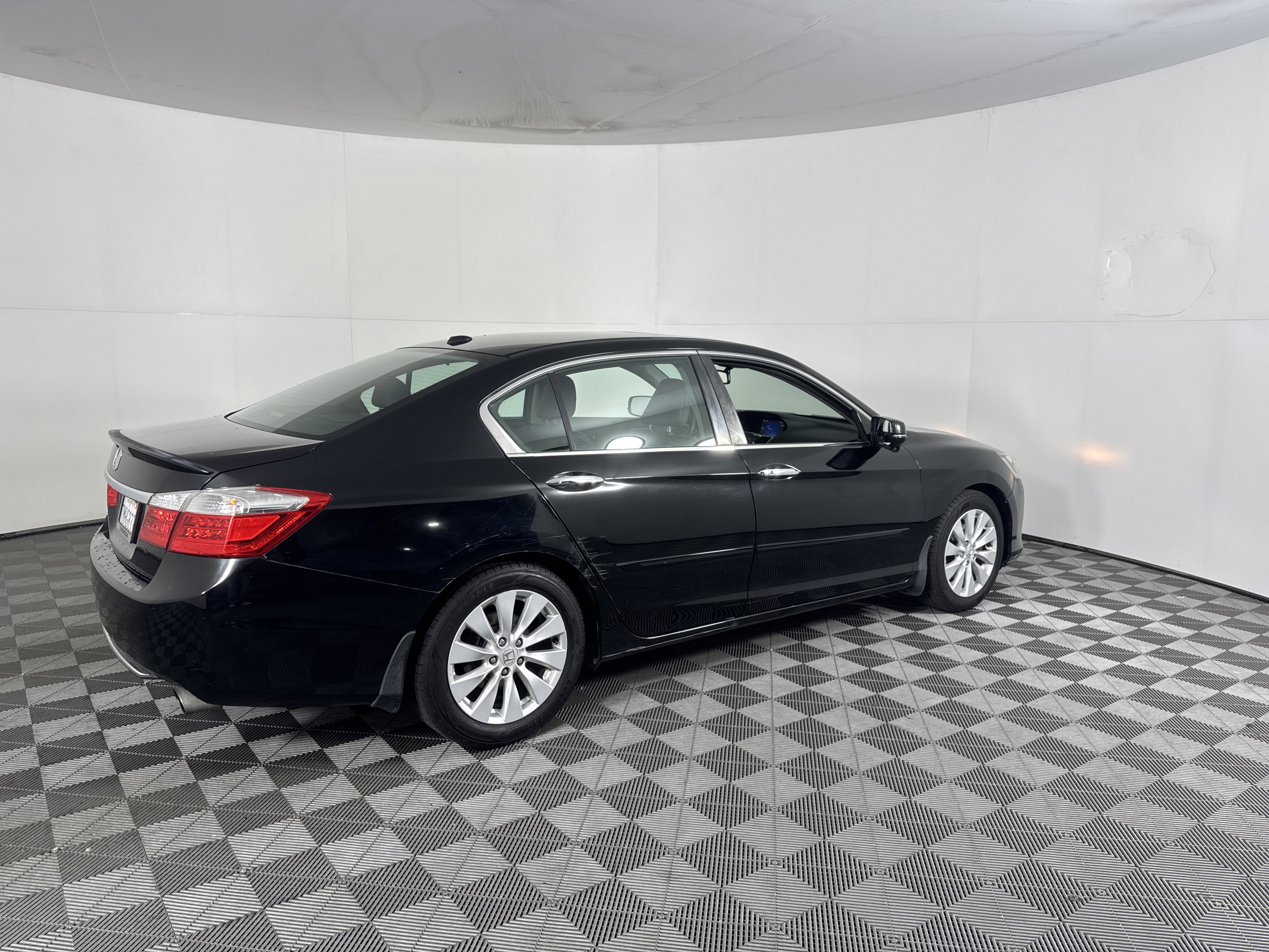 Used 2015 Honda Accord EX-L image 4