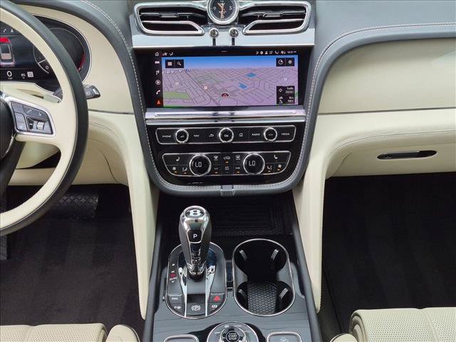 Used 2023 Bentley Bentayga AWD/4WD image 15