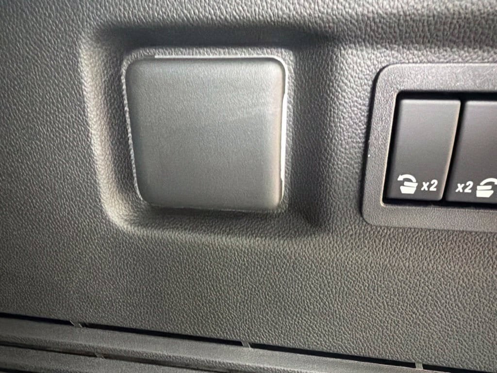 New 2026 GMC Yukon AT4 Ultimate w/ LPO, Floor Liner Package AWD/4WD image 45