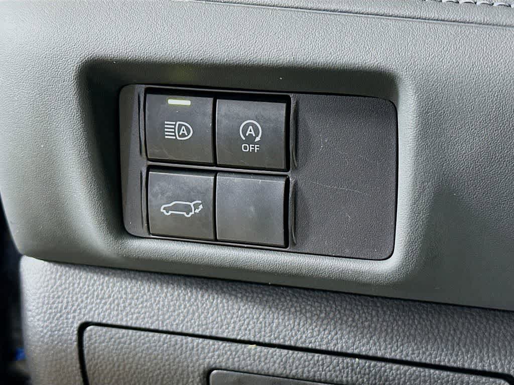 Used 2023 Toyota Highlander XLE image 27