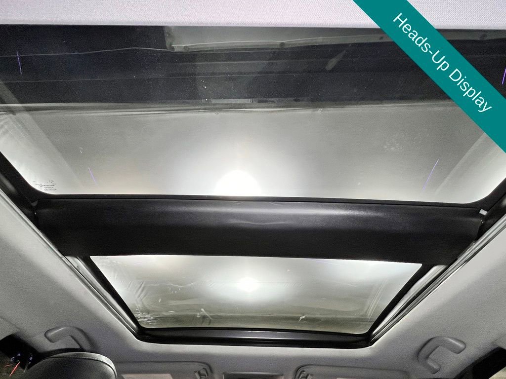 Used 2023 Toyota Camry XSE FWD image 3