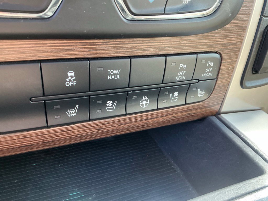 Used 2017 RAM 1500 Laramie AWD/4WD image 43