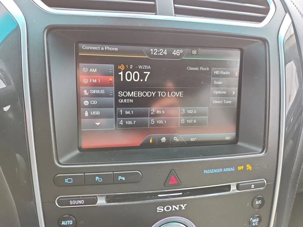 Used 2016 Ford Explorer Platinum image 9