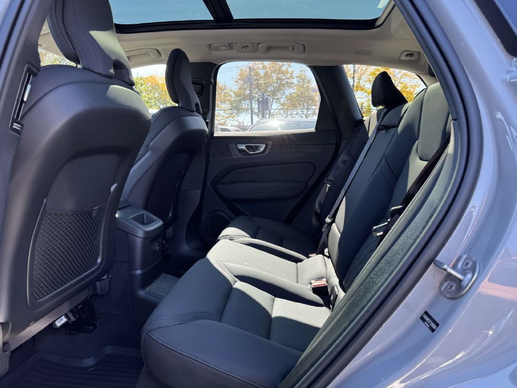 Used 2026 Volvo XC60 T8 Plus w/ Protection Package Premier AWD/4WD image 9
