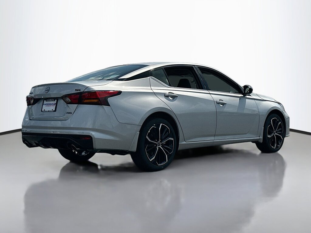 New 2025 Nissan Altima 2.5 SR image 2