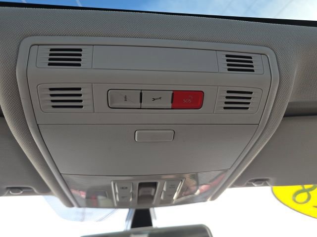 Used 2018 Volkswagen Golf SE image 38