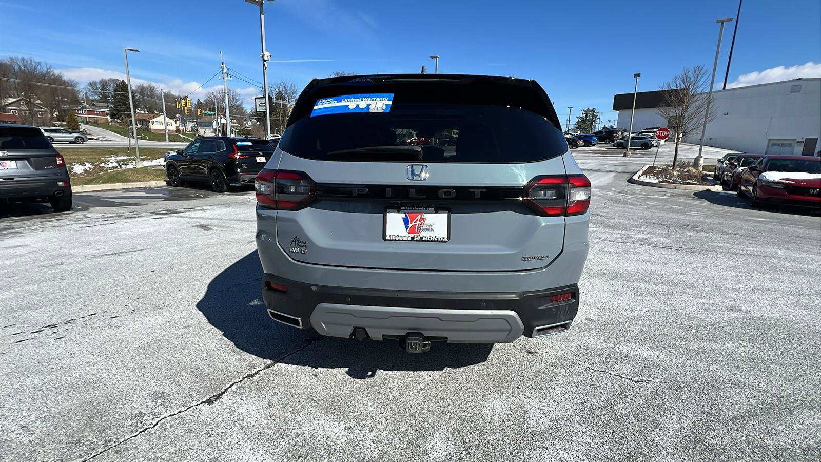 Used 2023 Honda Pilot Touring image 5