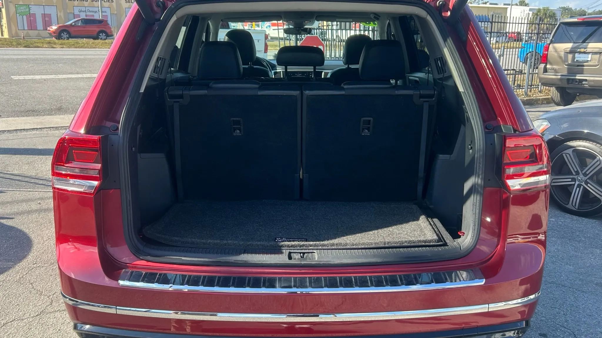 Used 2018 Volkswagen Atlas SE w/ R-Line Package image 7