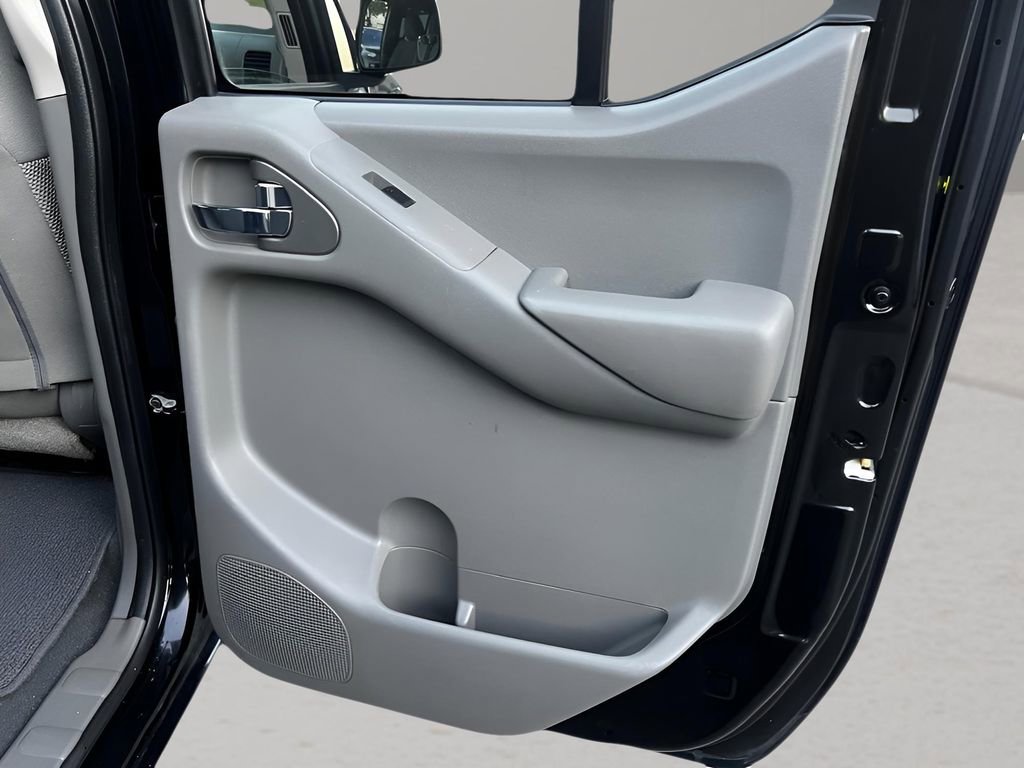 Used 2019 Nissan Frontier SV image 31