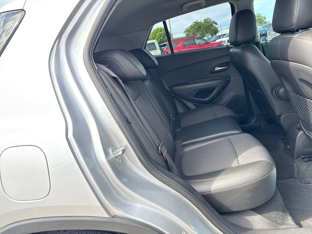 Used 2020 Chevrolet Trax LT w/ LT Convenience Package FWD image 25