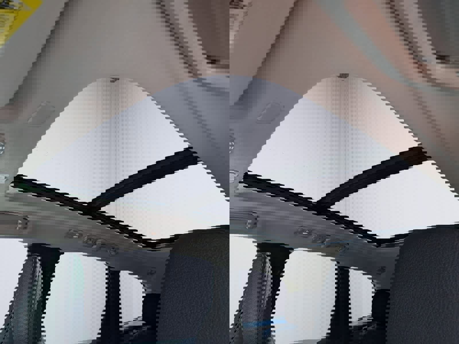 Used 2023 Volvo XC60 B5 Plus image 8