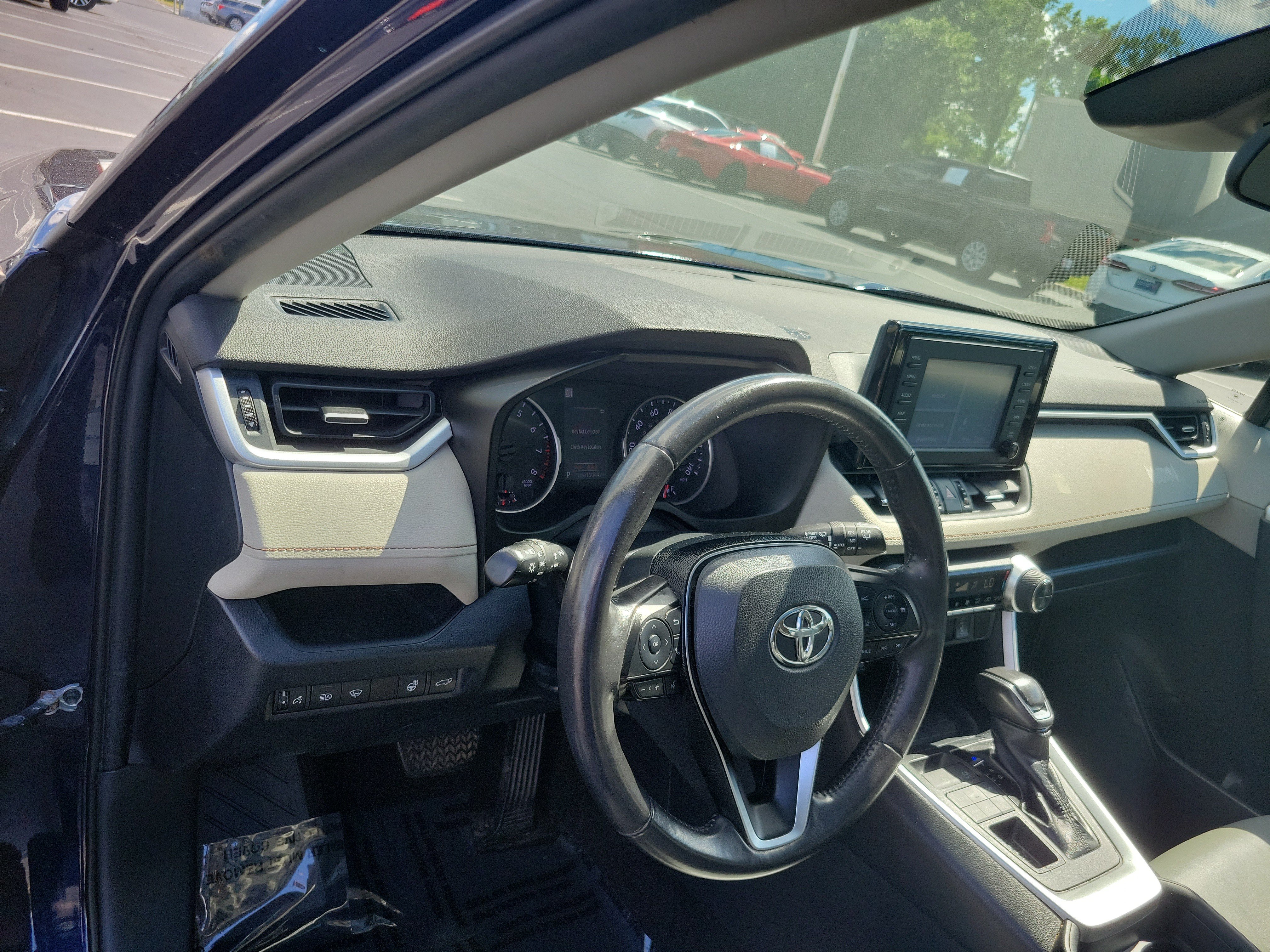 Used 2019 Toyota RAV4 XLE Premium w/ Cold Weather Package AWD/4WD image 21