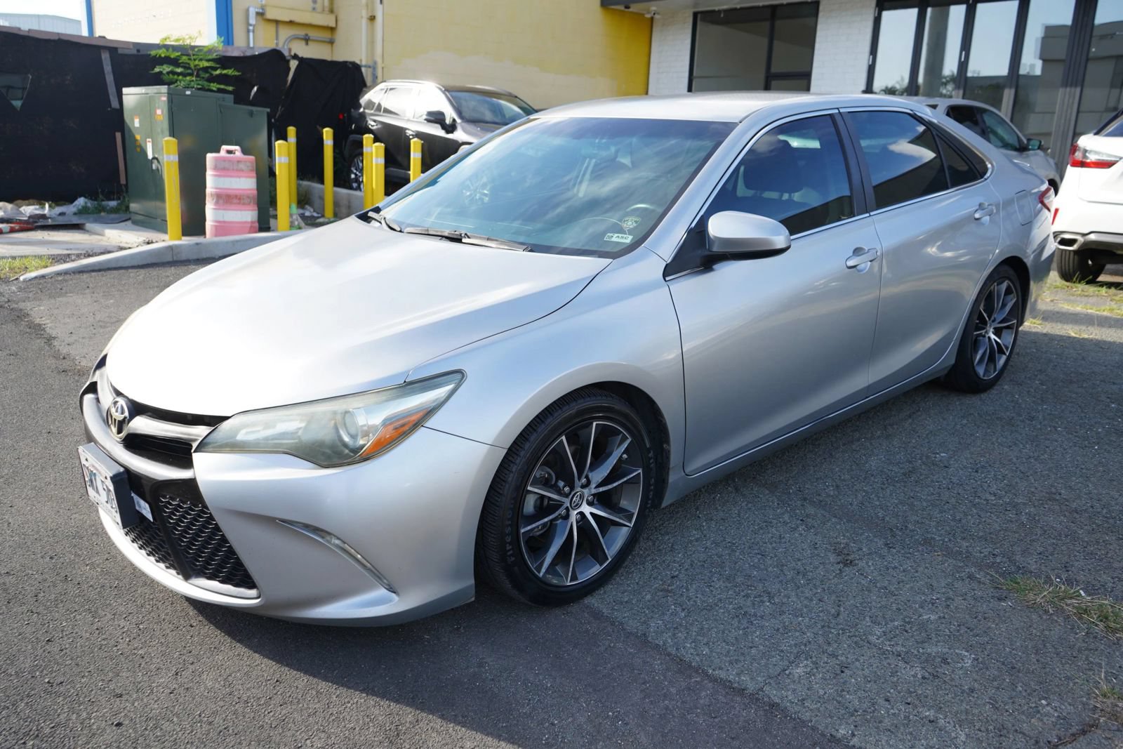 Used 2016 Toyota Camry XSE FWD image 5