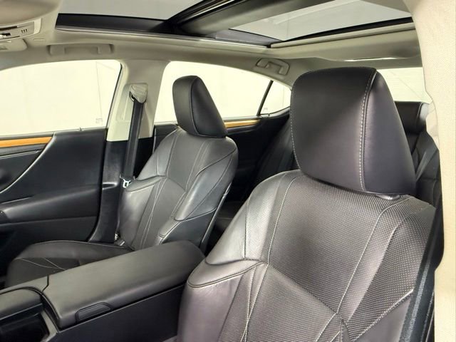 Used 2020 Lexus ES 350 w/ Accessory Package FWD image 17
