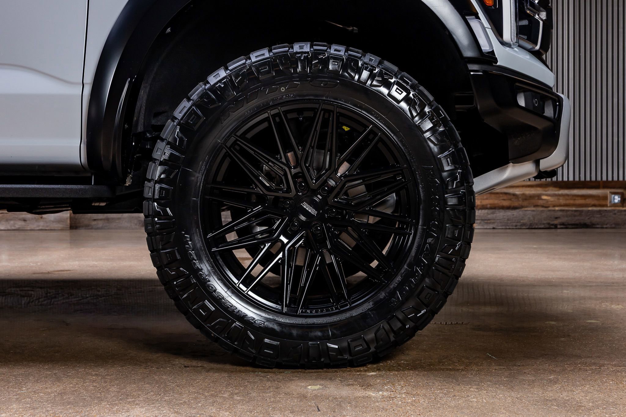 Used 2025 Ford F150 Raptor AWD/4WD image 12