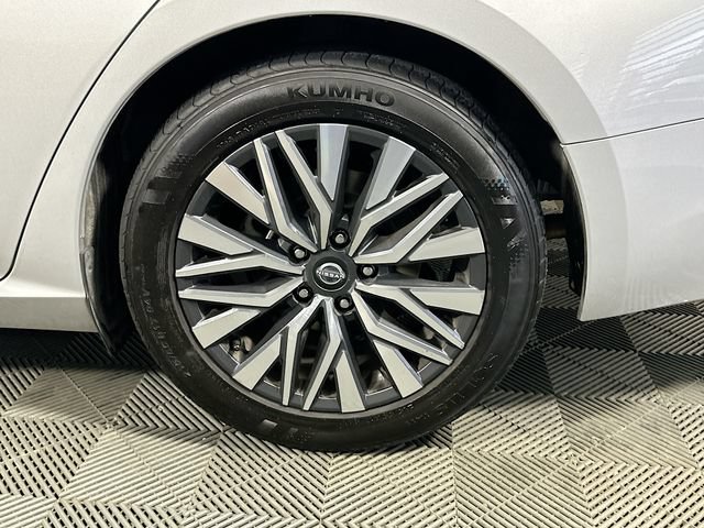 Used 2024 Nissan Altima 2.5 SV FWD image 27