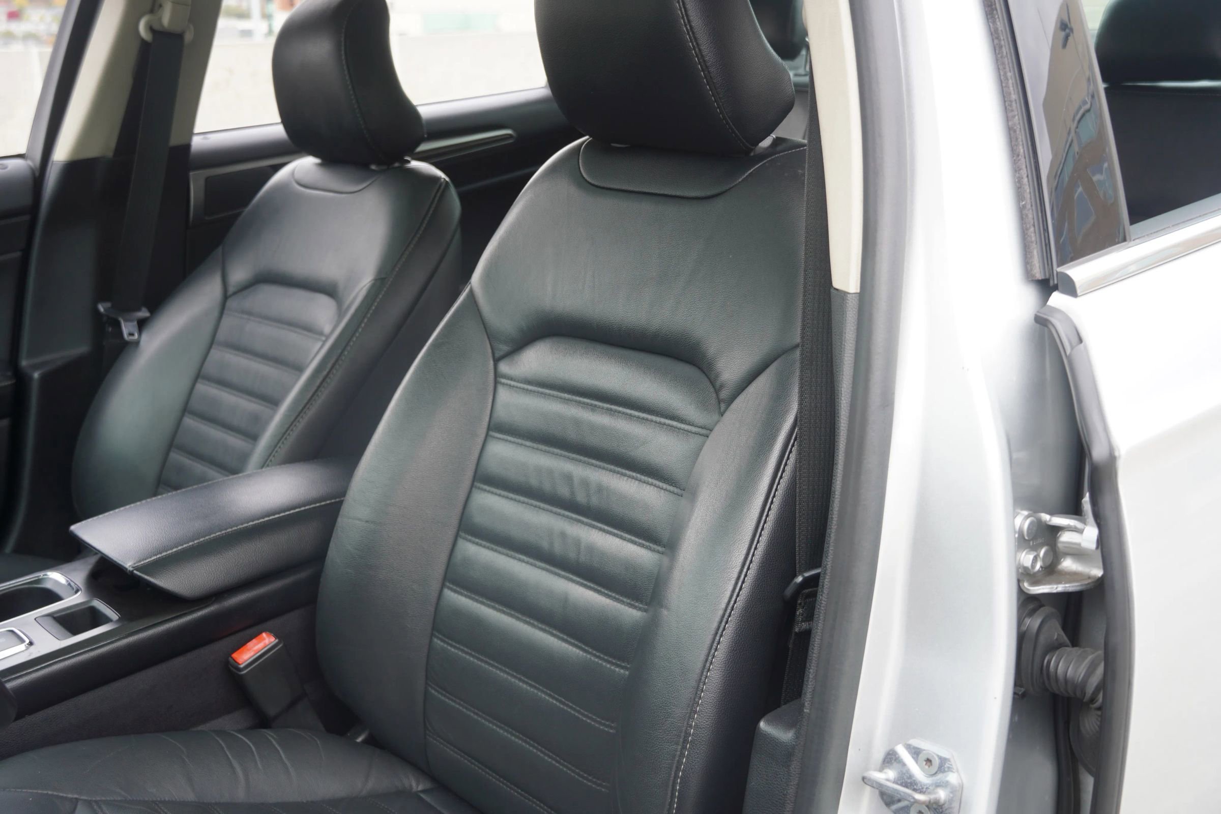 Used 2017 Ford Fusion SE image 40