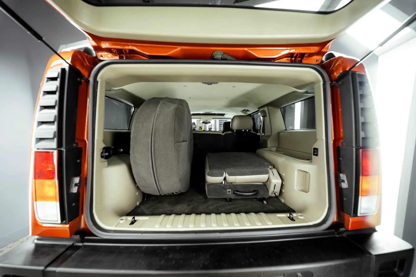Used 2003 HUMMER H2 Luxury w/ Preferred Equipment Group AWD/4WD image 44