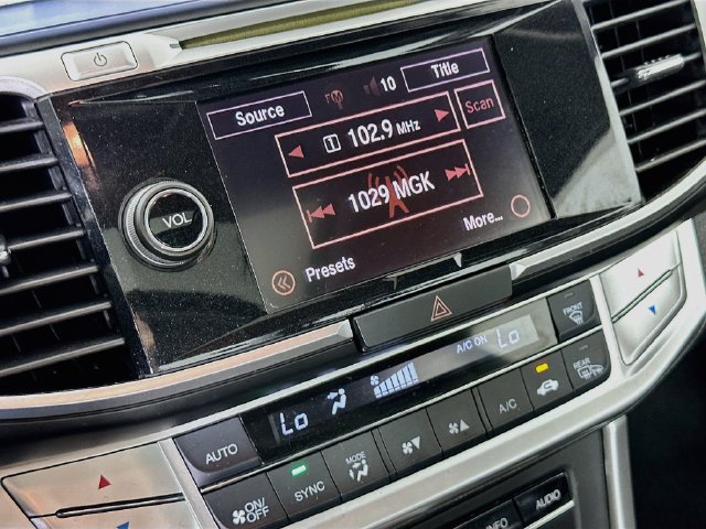 Used 2015 Honda Accord Touring image 19