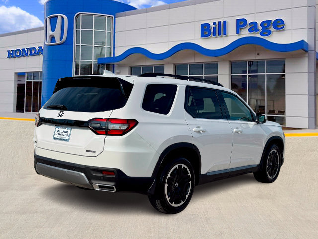 Certified 2026 Honda Pilot Touring image 7