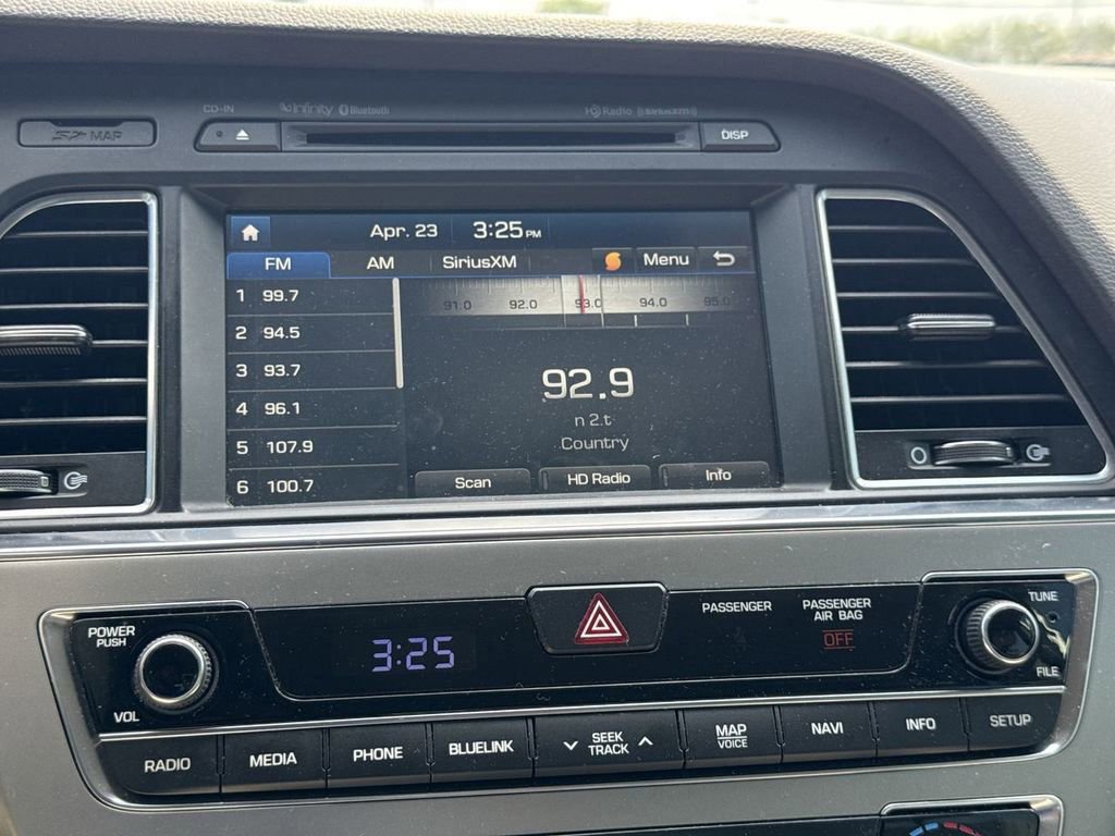 Used 2016 Hyundai Sonata Limited w/ Option Group 04 FWD image 27