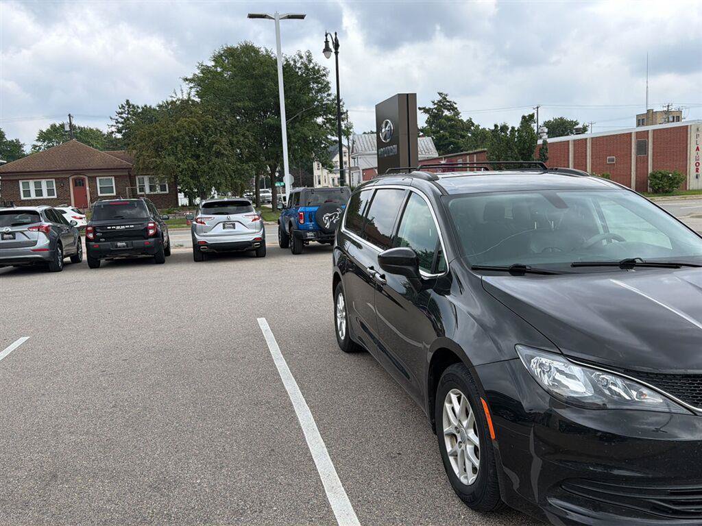 Used 2020 Chrysler Voyager Lxi FWD image 13