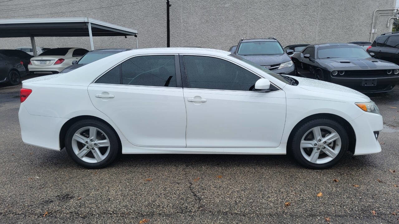 Used 2013 Toyota Camry SE image 5