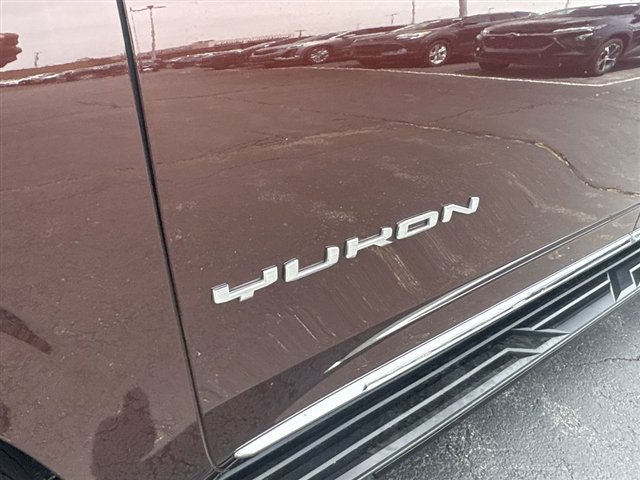 Certified 2023 GMC Yukon XL SLT w/ SLT Premium Package AWD/4WD image 33