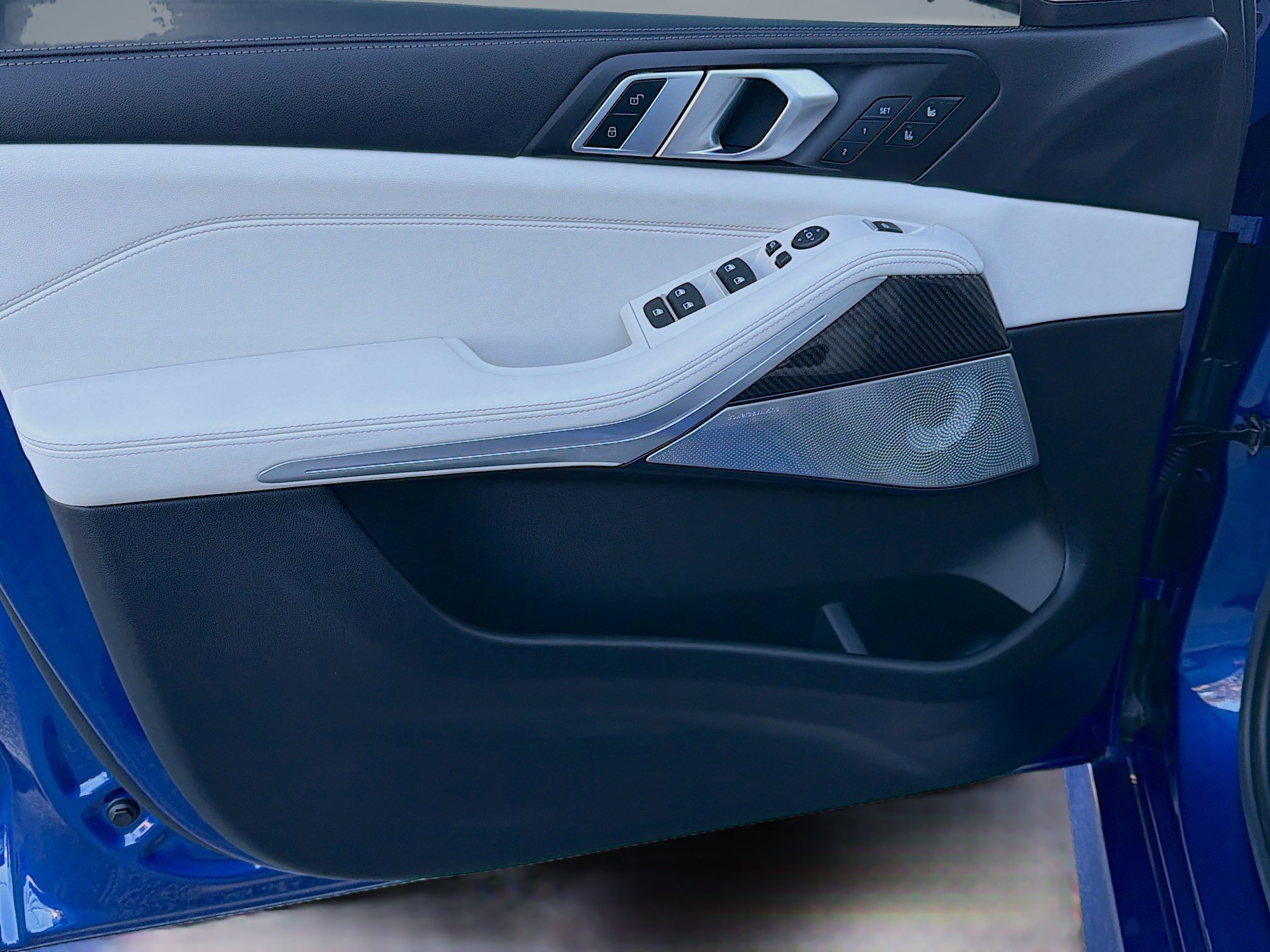 Used 2025 BMW X5 M60i image 21