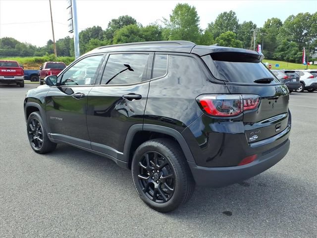 Used 2026 Jeep Compass Latitude AWD/4WD image 10