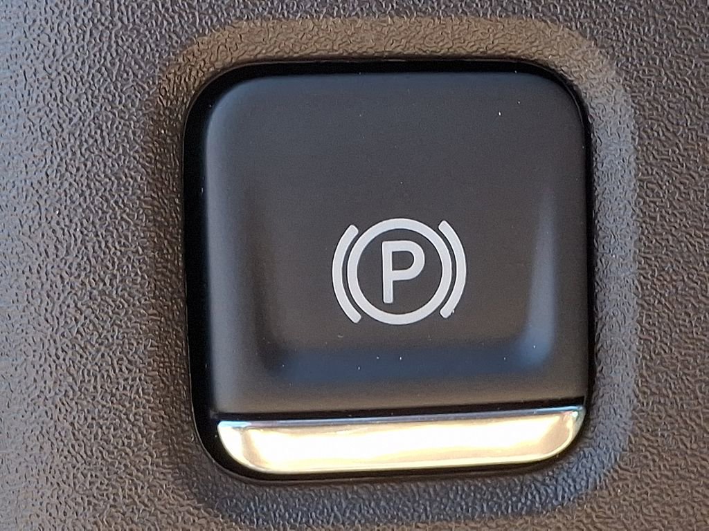 Used 2025 Chevrolet Silverado 1500 LTZ w/ LTZ Premium Package image 23