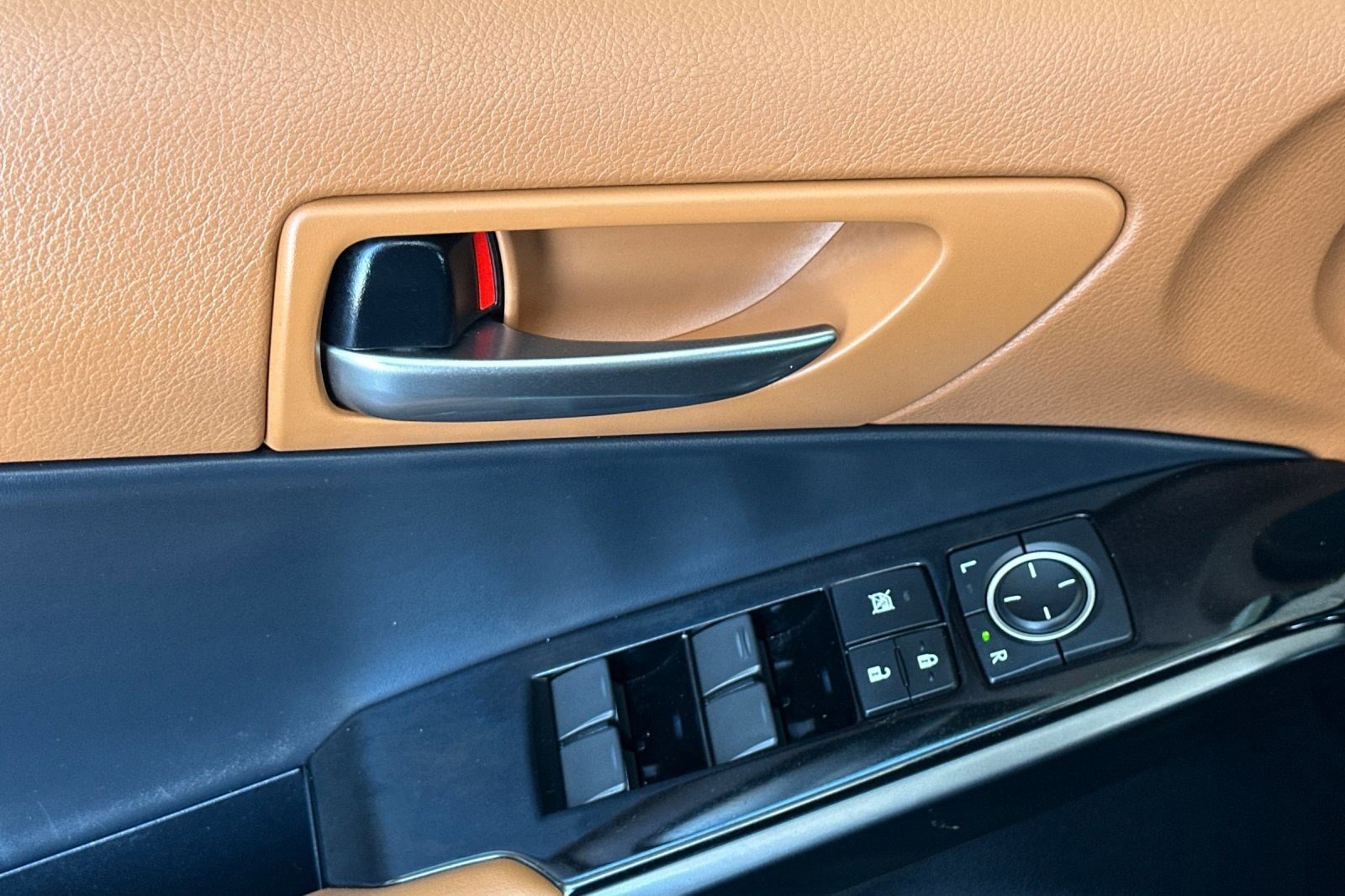 Certified 2024 Lexus IS 300 F Sport RWD image 15