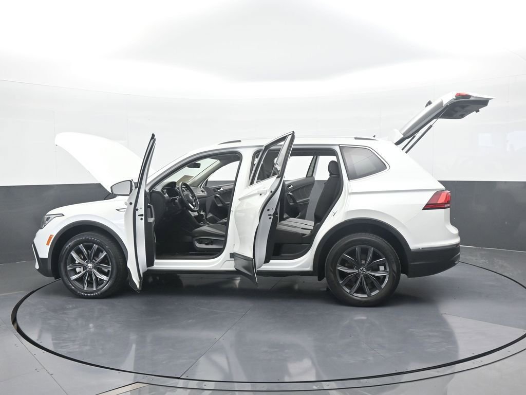 Used 2023 Volkswagen Tiguan SE image 73